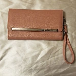 Steve Madden Wristlet